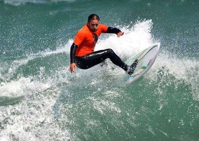 Surf en Playa Cavancha