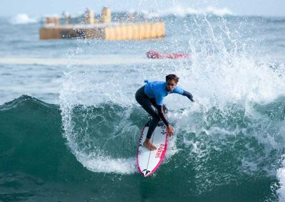 Surf en Playa Cavancha