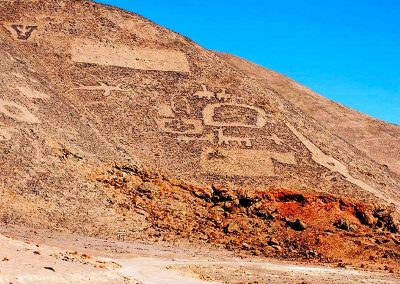 Tour Salitreras + Geoglifos de Pintados & El Tamarugal