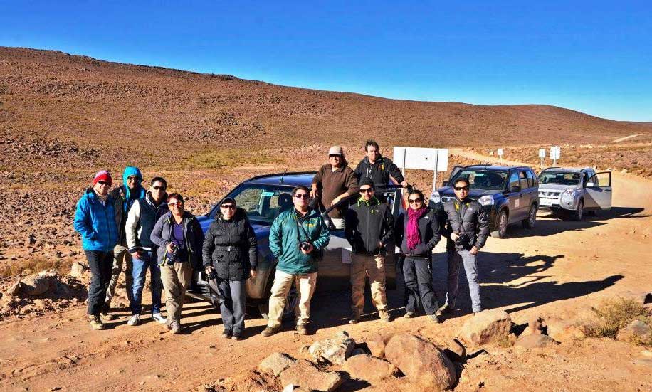 Guía operador en excursión hacia Laguna Roja Guía operador en excursión hacia Laguna Roja